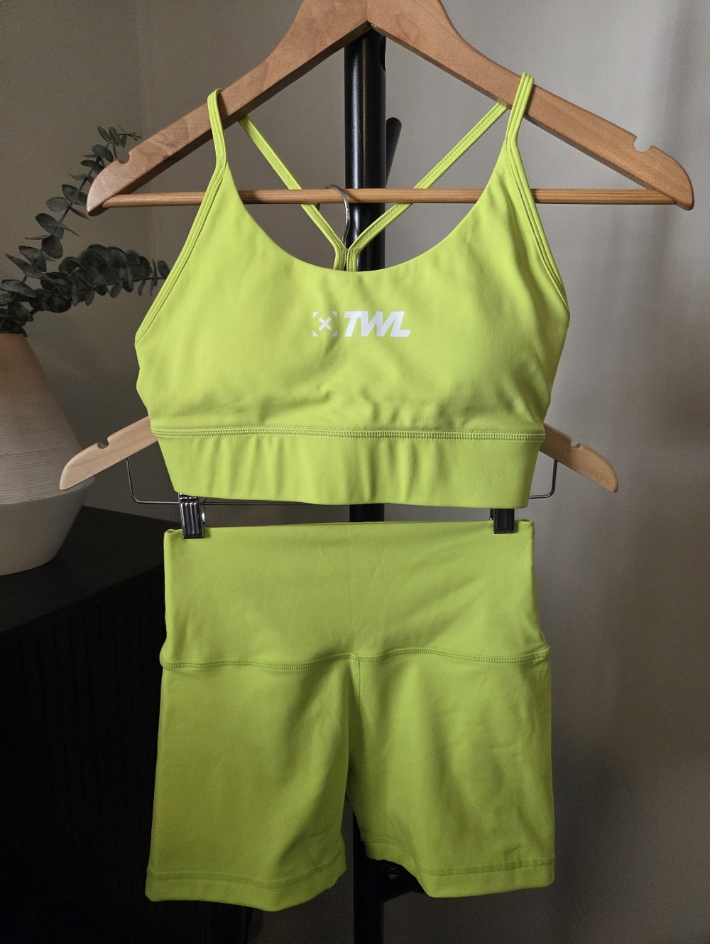 New TWL THE WOD LIFE Crossfit Sports Bra & Booty Shorts S/M Hyrox Bright Yellow